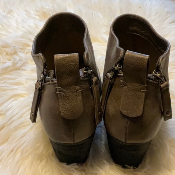 Luoika Women’s Grey Wide Width Chunky Heel Side Zipper Ankle Booties Size 9.5 - Picture 2 of 13